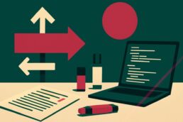 Un consultant marketing relit un article imprimé avec annotations à côté d’un ordinateur portable, symbole du contrôle éditorial appliqué au contenu généré par IA.